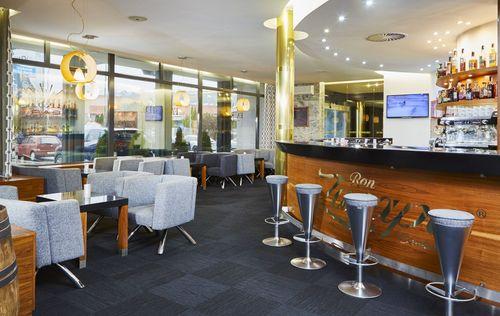 Obrázek Vítejte v našem Fairside Baru